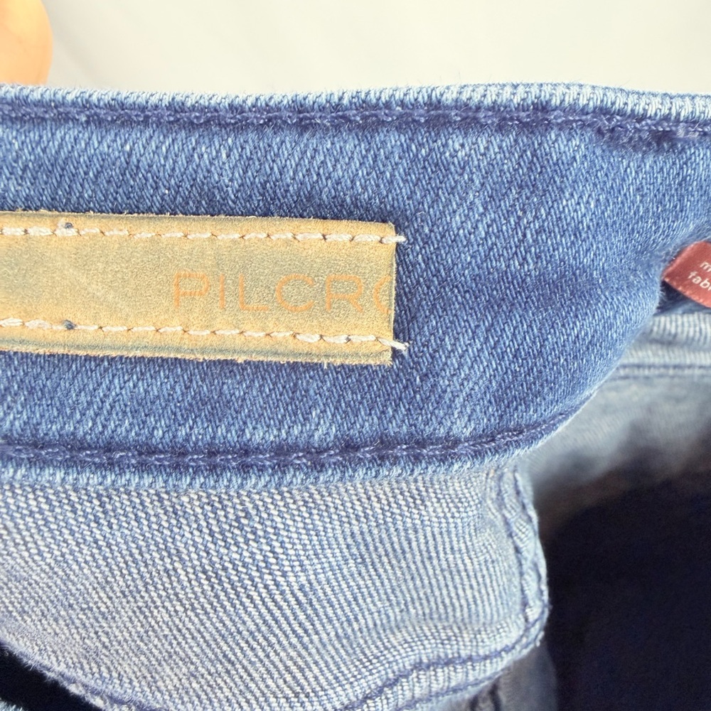 Pilcro The Icon Low Rise Flare Jeans in Dark Blue Size 25 - Picture 8 of 11